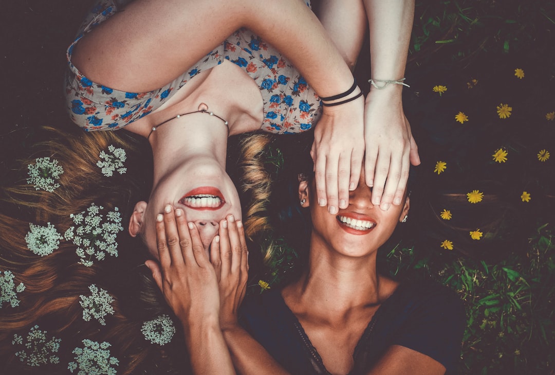 personas de amistad saludable