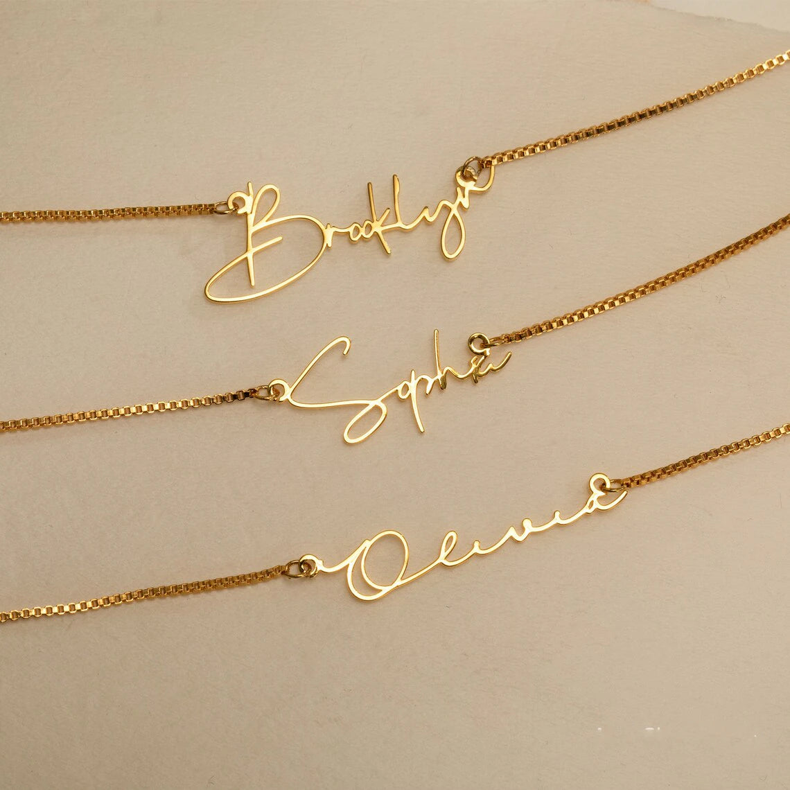 Collar Minimalista Personalizado con Nombre