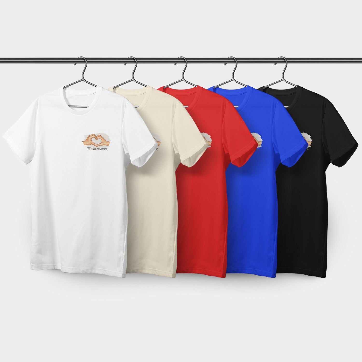 Camiseta Personalizada Con Números Romanos Y Corazón