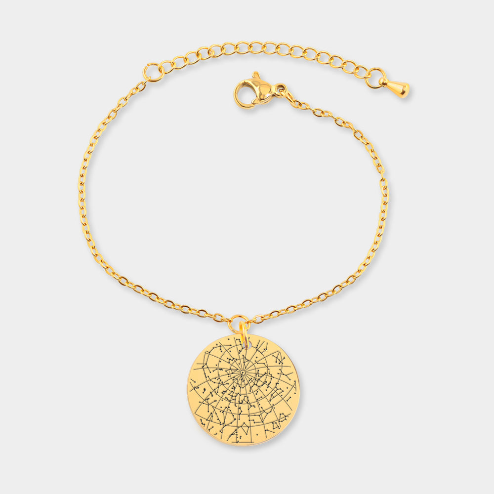 brazalete de oro personalizado grabado con mapa de estrellas